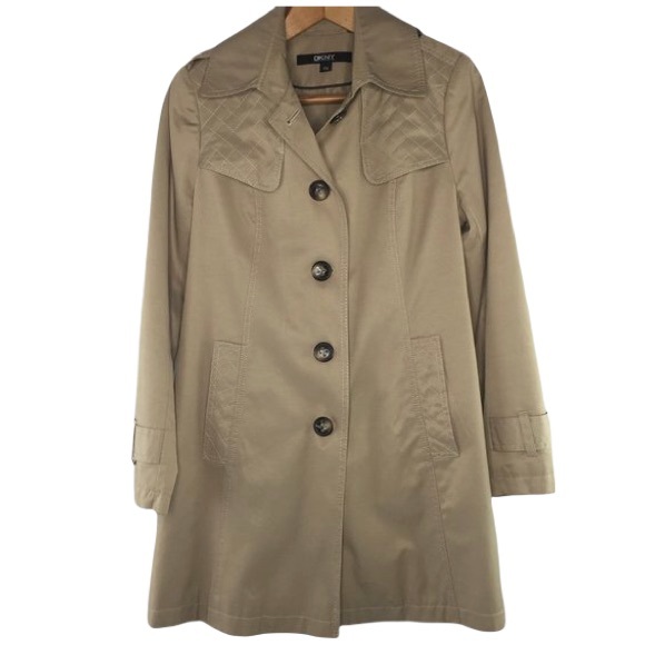 ❤️3/$25 DKNY khaki button front rain jacket